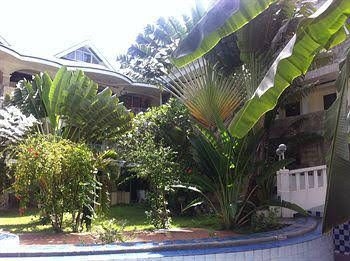 Bougainvilla Hotel0