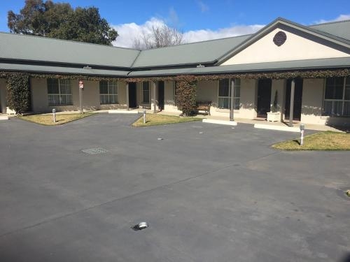 Breakout Motor Inn2