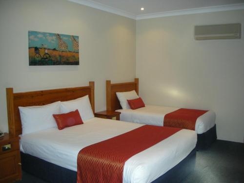 Breakout Motor Inn1
