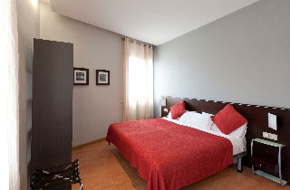Amister Apartments2