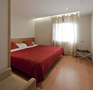 Amister Apartments1