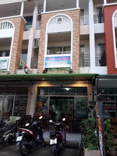 โรงแรมวีเลิฟ กะตะ (We Love Kata Hotel)0