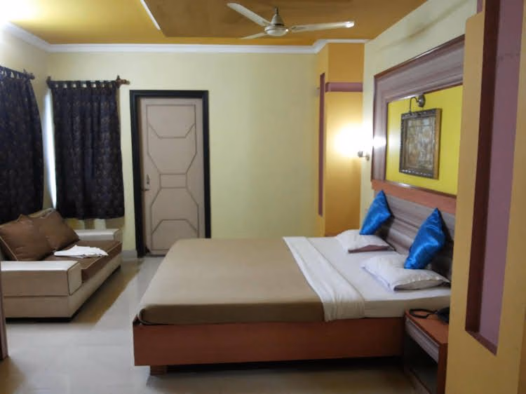 Hotel Trimurti Heights0