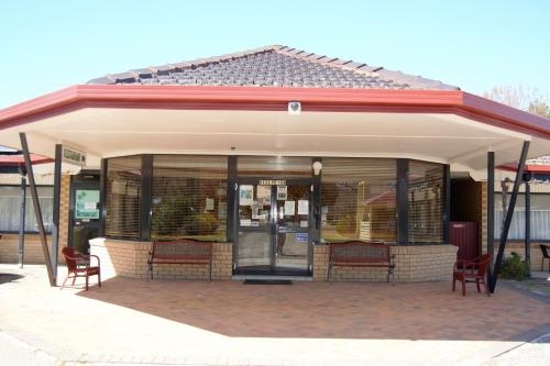 Civic Motor Inn1