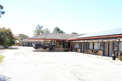 Civic Motor Inn2
