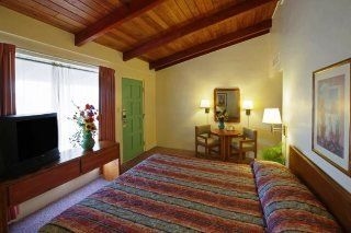 Americas Best Value Lamplighter Inn1