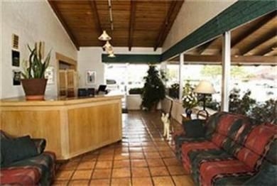 Americas Best Value Lamplighter Inn4