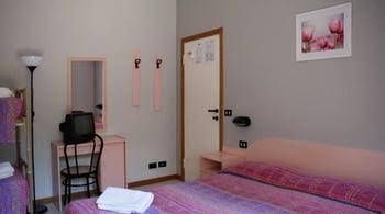 Hotel Laura0