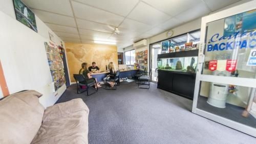 Castaways Backpackers Cairns1