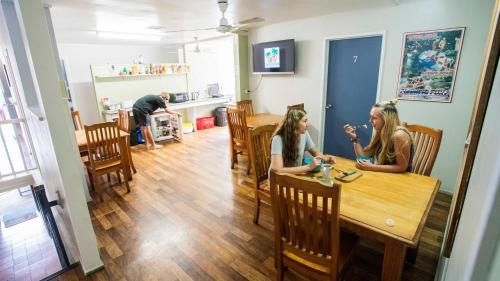 Castaways Backpackers Cairns4