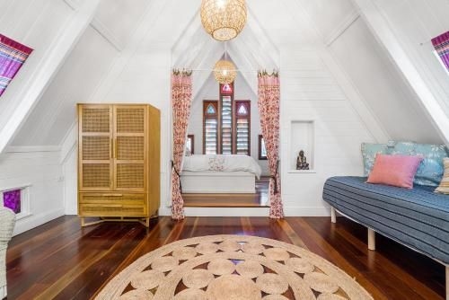 A PERFECT STAY - Longhouse (Longhouse)1