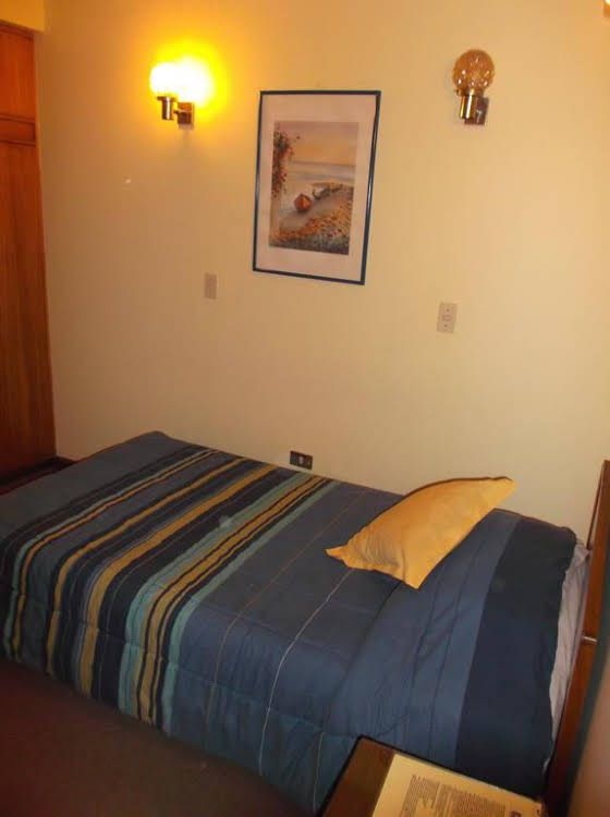 Hotel Barros Arana0
