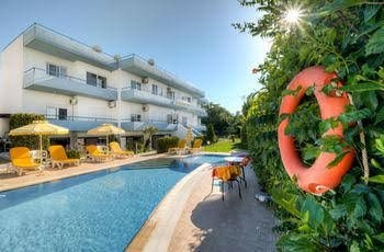 Antomar Apartments and Studios0