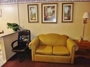 Freer Executive Inn0