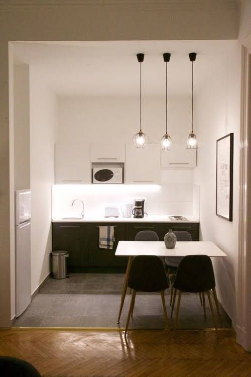 Five Season's Apartment0