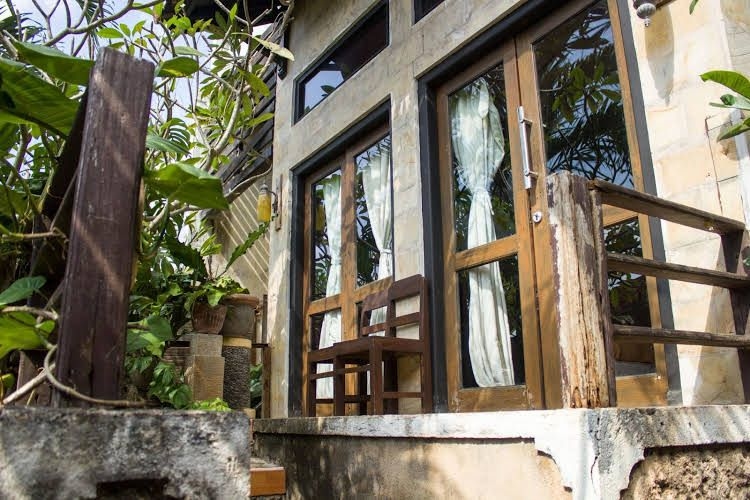 Surfer Cave Bali Accomodation0