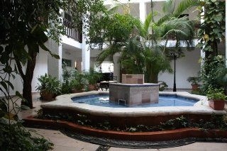 Colonial Cancun0