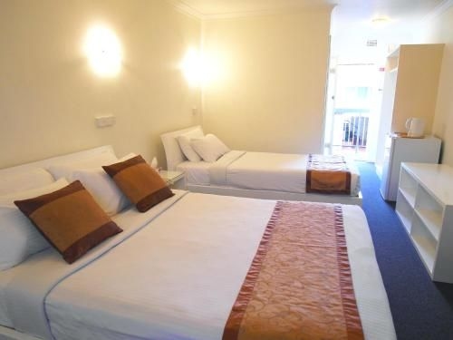 Econo Lodge Rivervale1