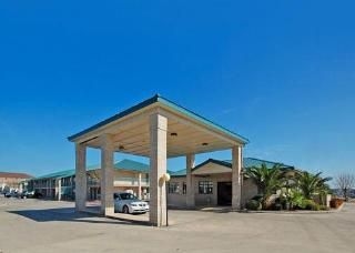 Econo Lodge Inn & Suites Fiesta Park0