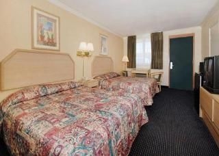 Econo Lodge Inn & Suites Fiesta Park1