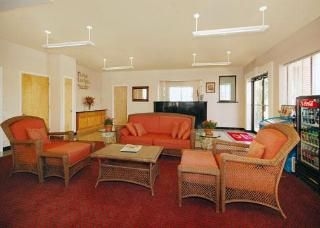 Econo Lodge Inn & Suites Fiesta Park3