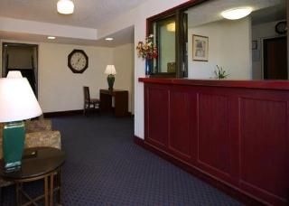 Econo Lodge2