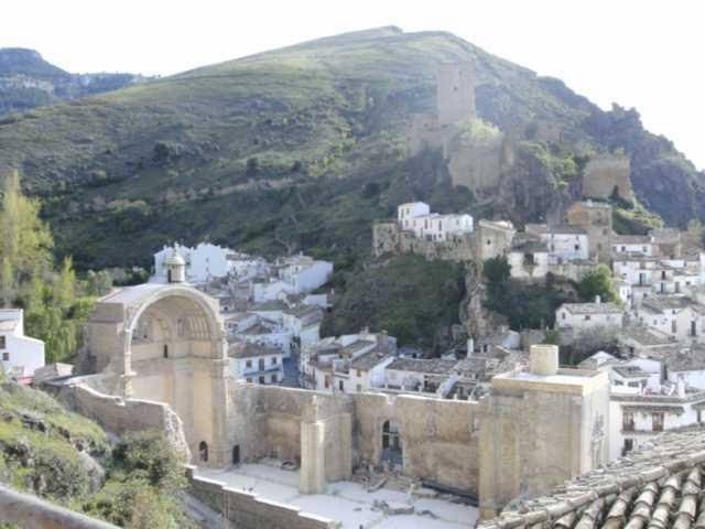 Apartamentos Castillo de la Yedra0