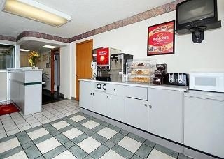 Econo Lodge West3