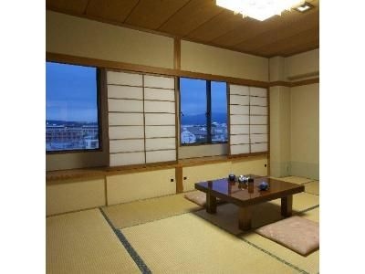 Hotel Numazu Castle3