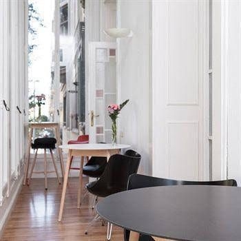 Cami Bed & Gallery0