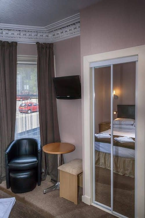 Sutherland Guest House0