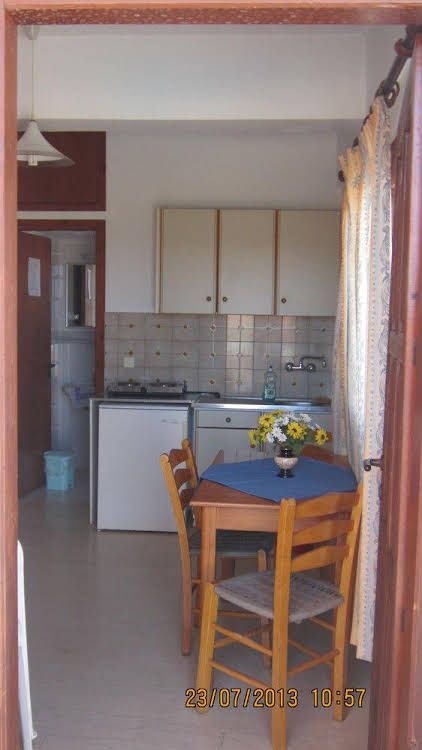 Adonis Apartments4