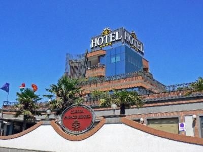 Clelia Palace0