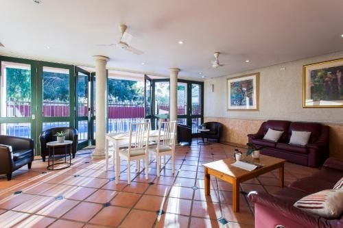 Kings Park Motel4