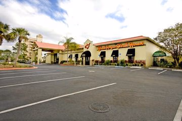 Vacation Lodge Maingate2