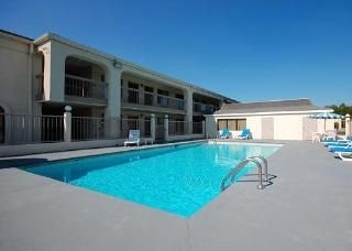 Comfort Inn & Suites2