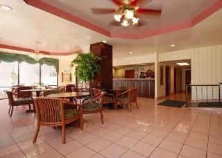 Comfort Inn & Suites4