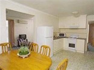 Country Life Accommodation0