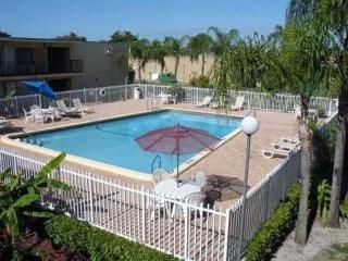 Rodeway Inn & Suites Airport / Cruise Port2
