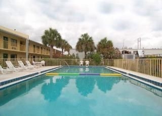 Rodeway Inn2