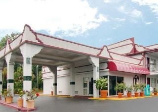 Econo Lodge West0