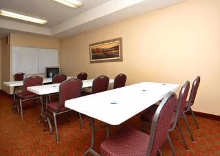 Comfort Inn & Suites4