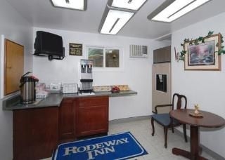 Rodeway Inn3