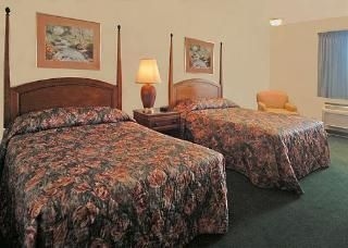 Rodeway Inn & Suites1