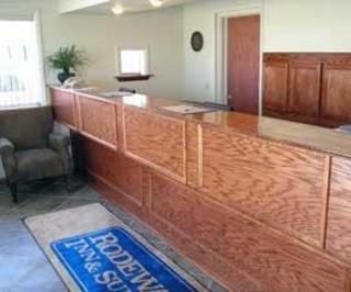 Rodeway Inn & Suites3