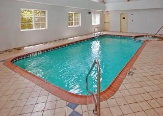 Comfort Inn & Suites2