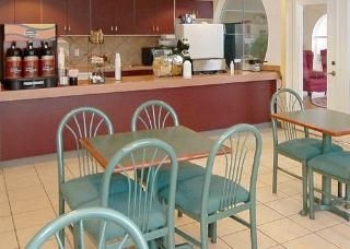 Comfort Inn & Suites4