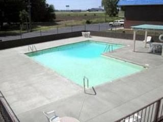 Econo Lodge4