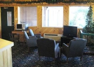 Econo Lodge1