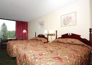 Econo Lodge Inn & Suites Outlet Village1